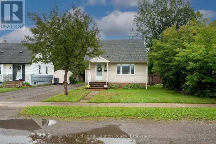 2218 ISABELLA STREET E, Thunder Bay