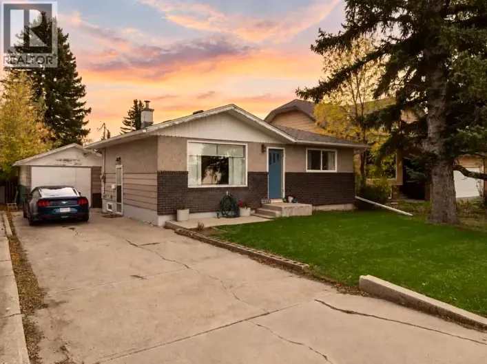 2219 14 Street, Coaldale