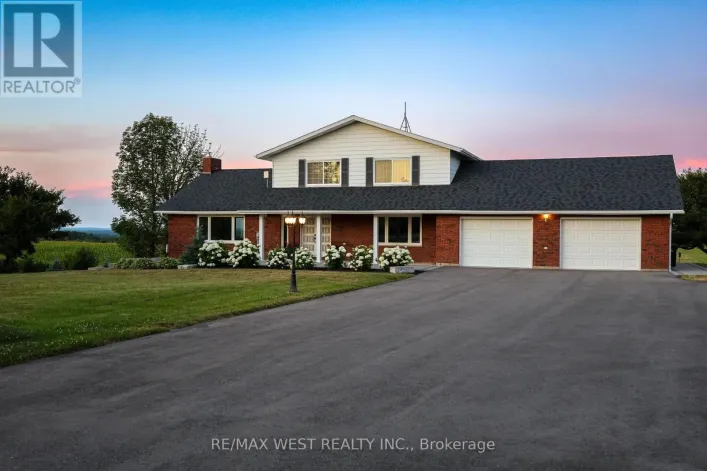 2219 COUNTY ROAD 42, Clearview