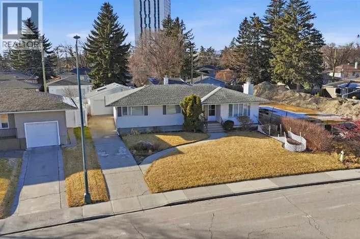 2219 Halifax Crescent NW, Calgary