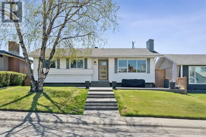 2219 Munro Drive NE, Calgary