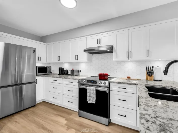 222 10866 CITY PARK WAY, Surrey