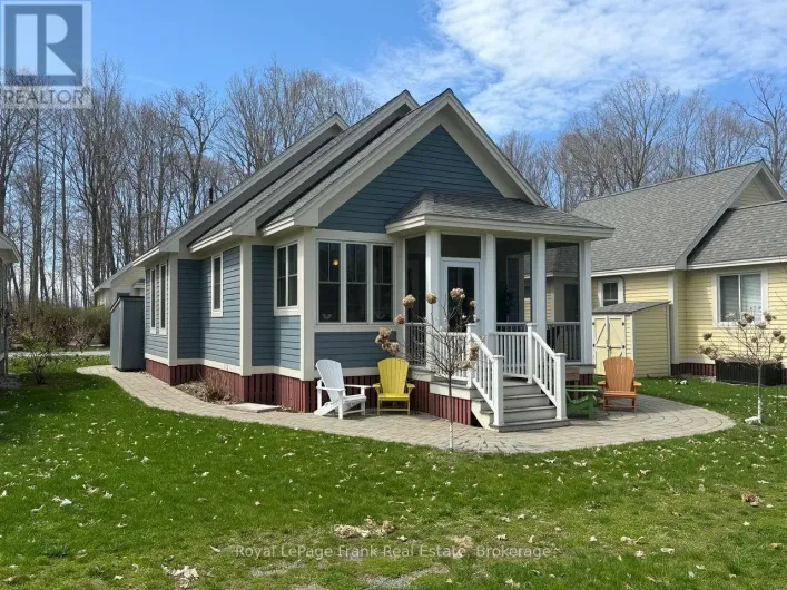 222 - 17 HOLLOW LANE, Prince Edward County