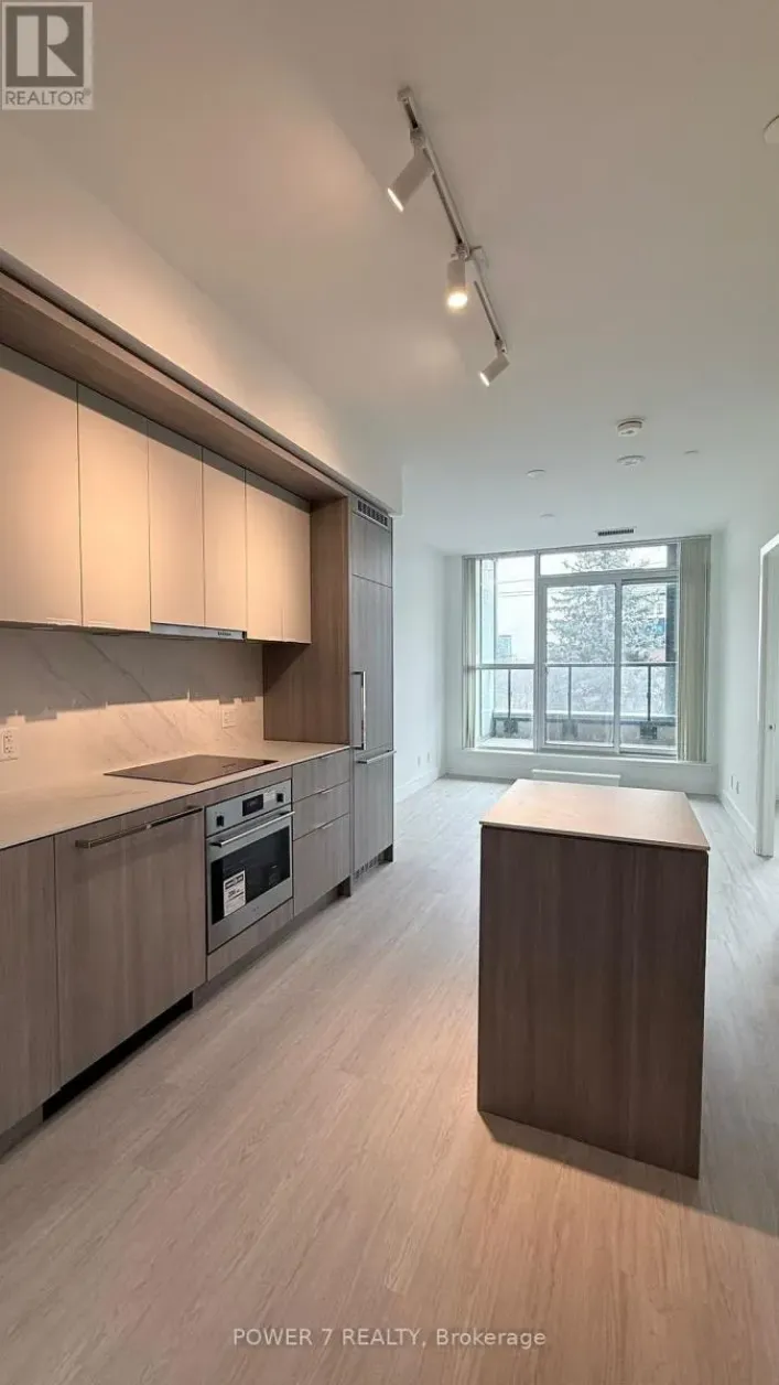 222 - 6 GREENBRIAR ROAD, Toronto