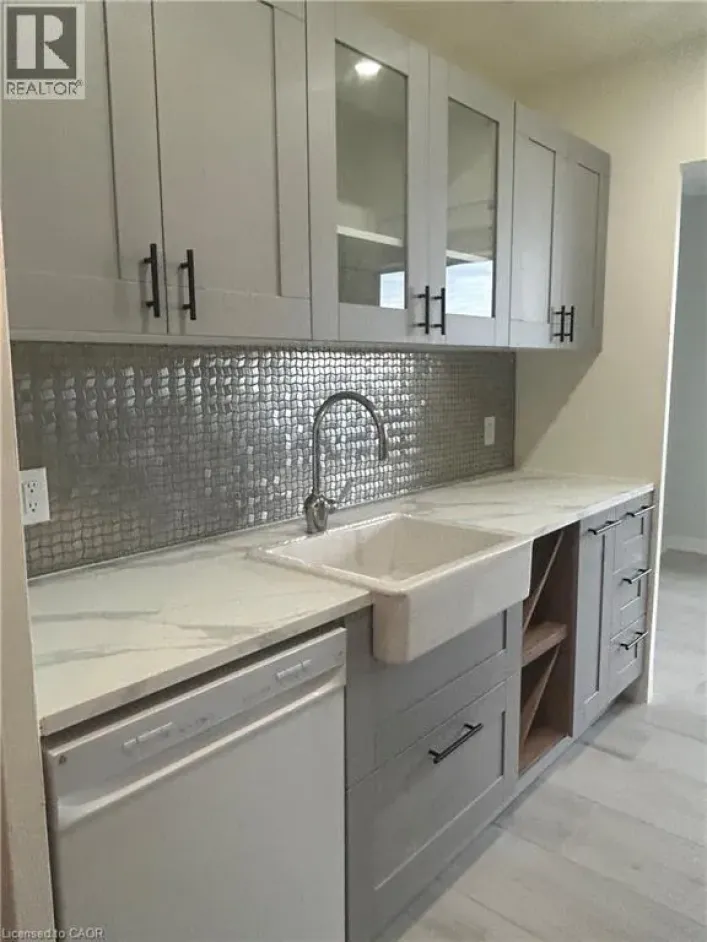 Apartment for rent: 222 CONCESSION Street Unit# 505, Hamilton