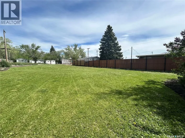 Unknown for sale: 222 Osborne AVENUE, Regina Beach