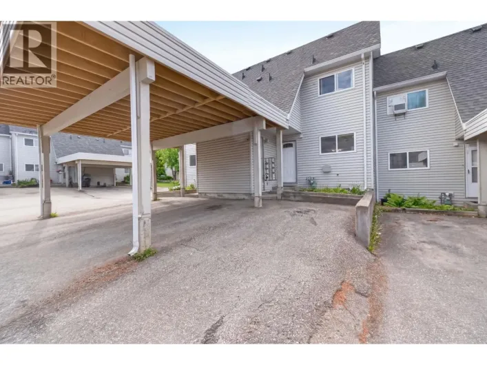 2221 5 Avenue NE, Salmon Arm