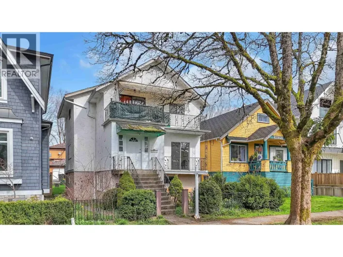 2223 E 8TH AVENUE, Vancouver