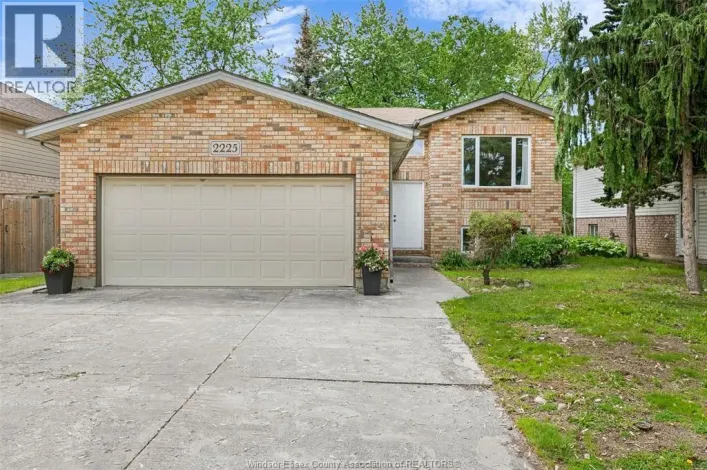2225 LONGFELLOW AVENUE, Windsor