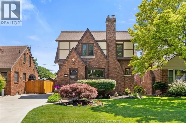 2226 Gladstone Avenue, Windsor