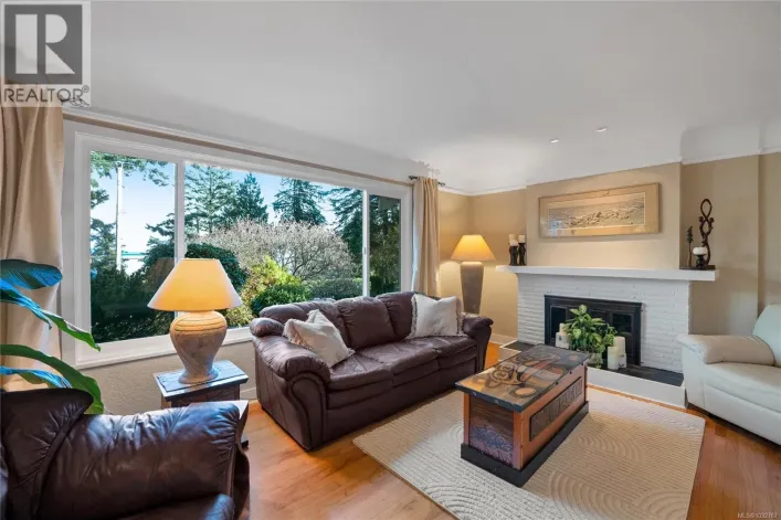 2229 Arbutus Rd, Saanich