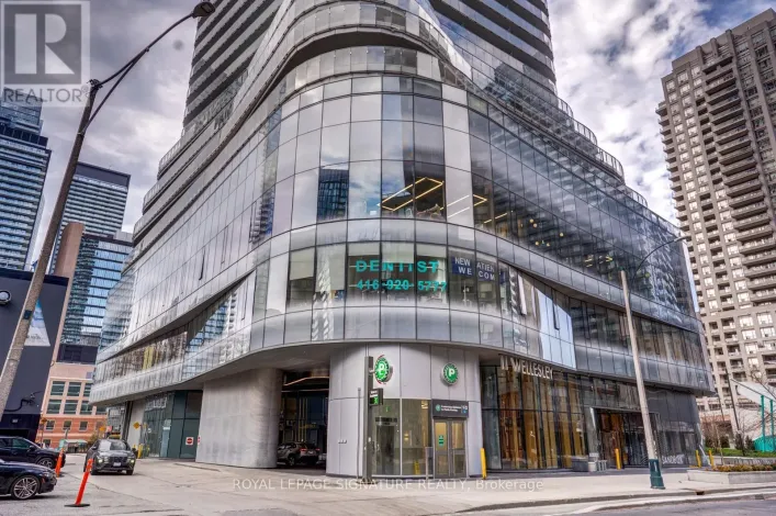 223 - 15 WELLESLEY STREET W, Toronto