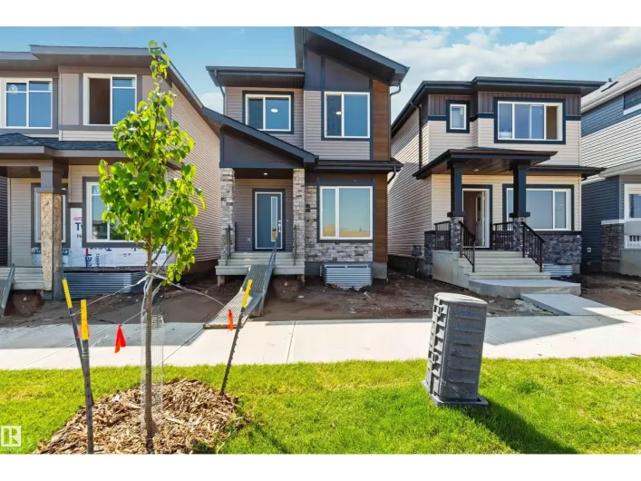 House for sale: 223 157 AV NE NE, Edmonton