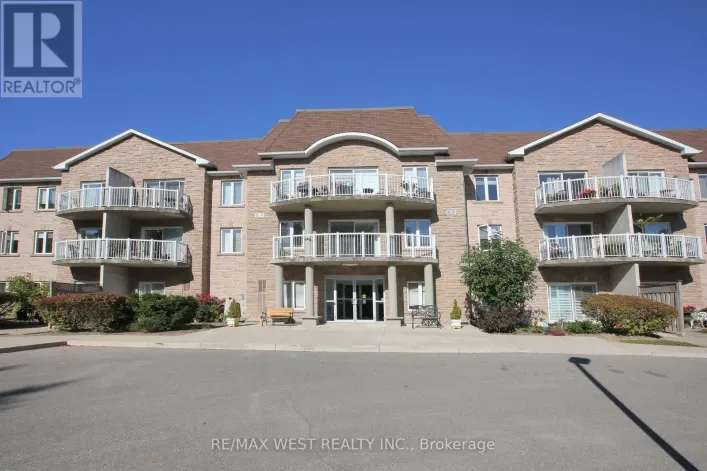 223 - 32 CHURCH STREET, King