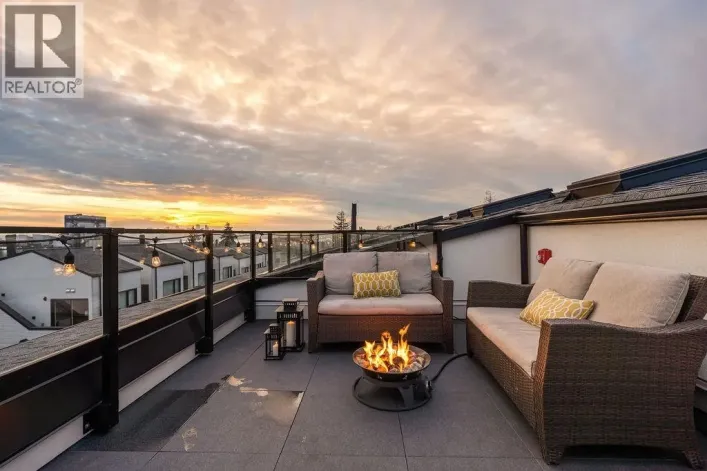 223 650 E 2ND STREET, North Vancouver