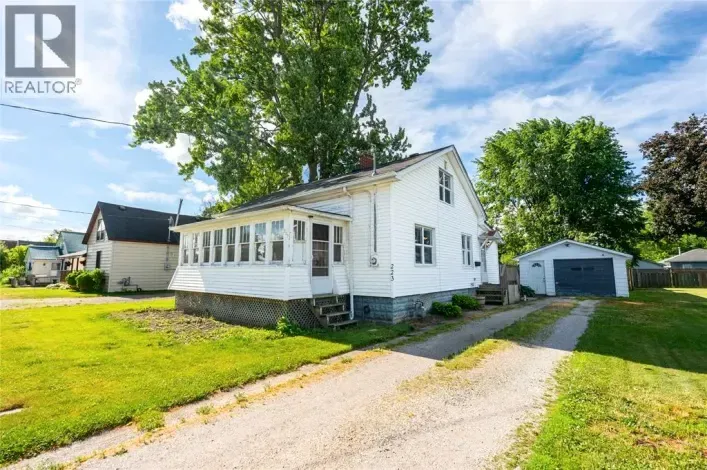 House for sale: 223 King STREET, Wallaceburg