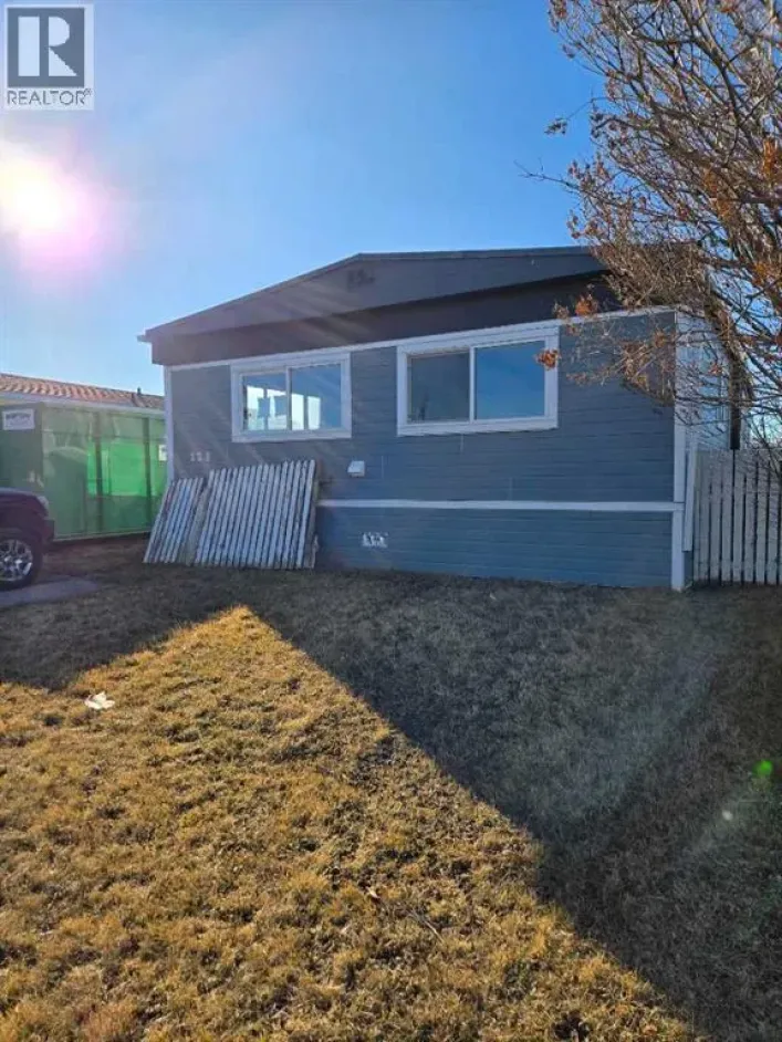 223 Polar Avenue NE, High River