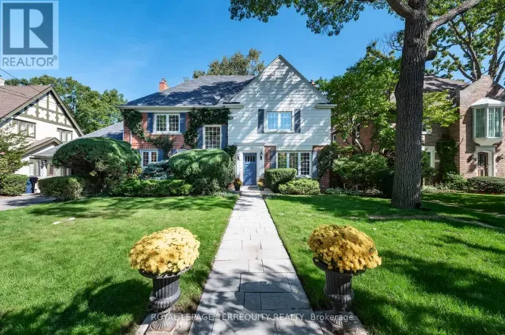 House for sale: 223 RIVERSIDE DRIVE, Toronto