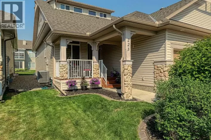 223 Sunset Square, Cochrane