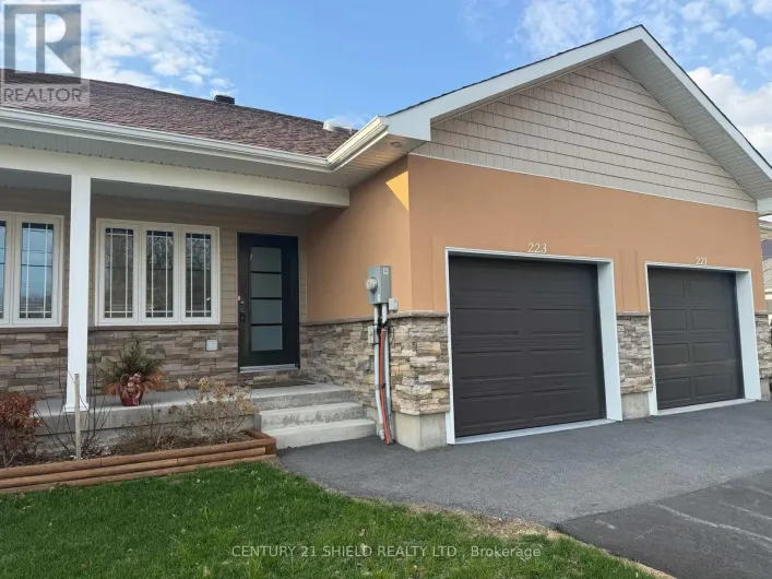 223 THIRD STREET W, Cornwall