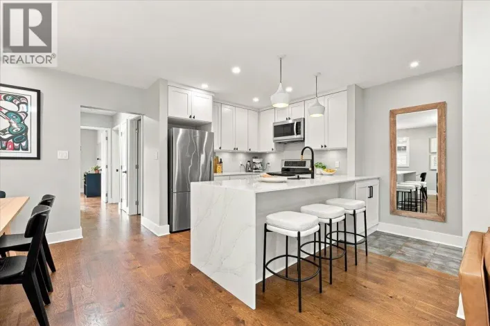 223 W 19TH STREET, North Vancouver