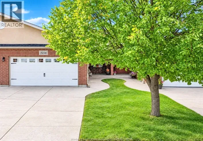 2231 LUXURY, Windsor