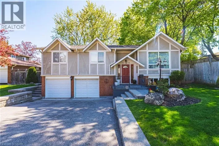 2231 SANDRINGHAM Drive, Burlington
