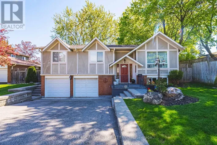 2231 SANDRINGHAM DRIVE, Burlington