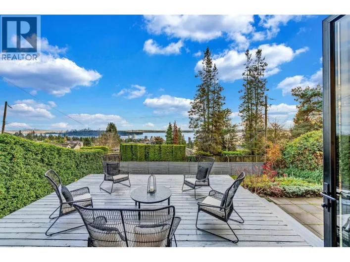 2234 PALMERSTON AVENUE, West Vancouver