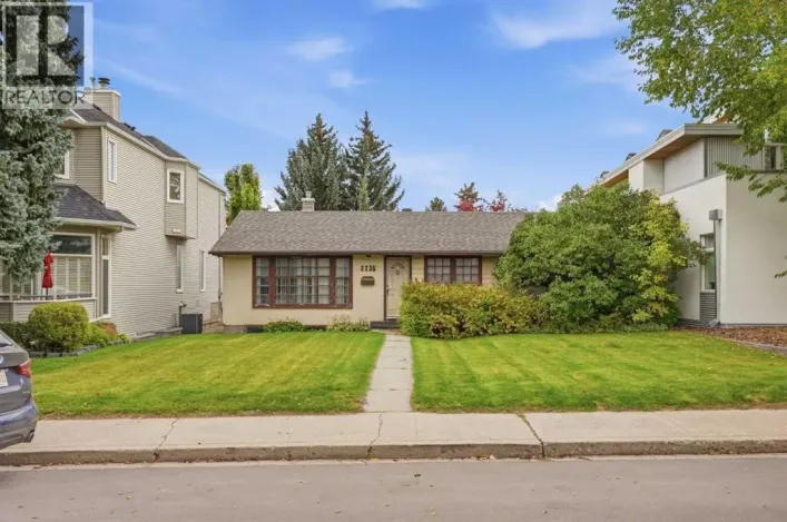 House for sale: 2235 31 Avenue SW, Calgary