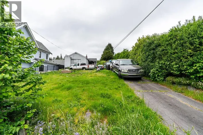 2235 EDINBURGH STREET, New Westminster