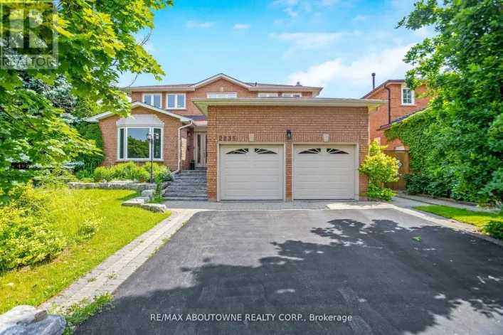2235 GRENVILLE DRIVE, Oakville