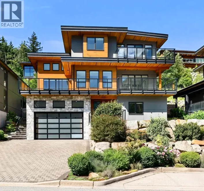 2237 WINDSAIL PLACE, Squamish