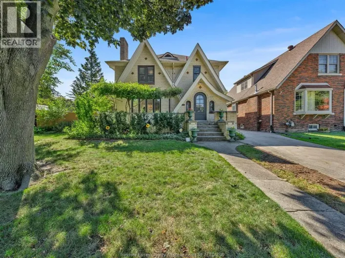 2239 VICTORIA AVE, Windsor
