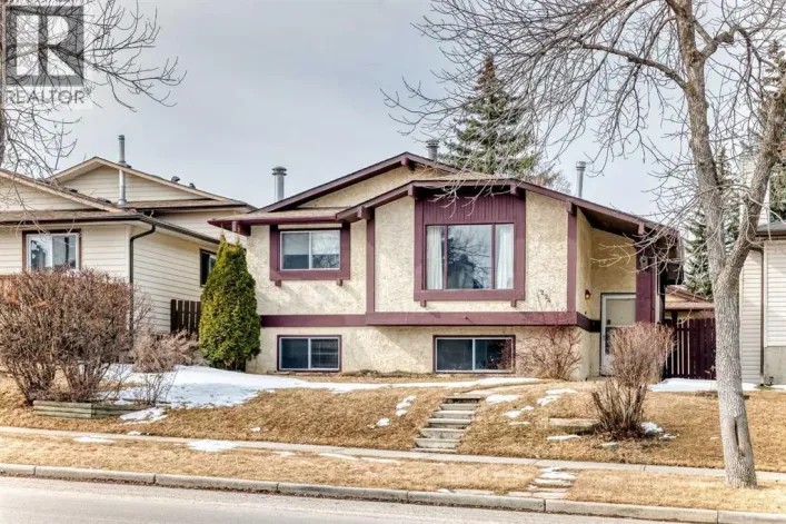 224 Berwick Way NW, Calgary