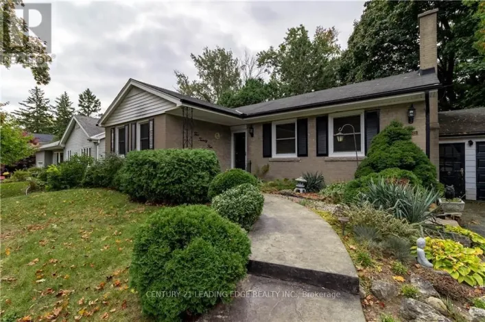 224 POPLAR DRIVE, Burlington