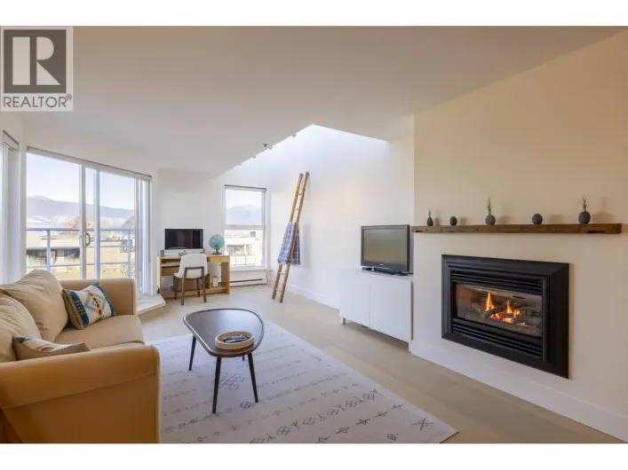 2240 YORK AVENUE, Vancouver