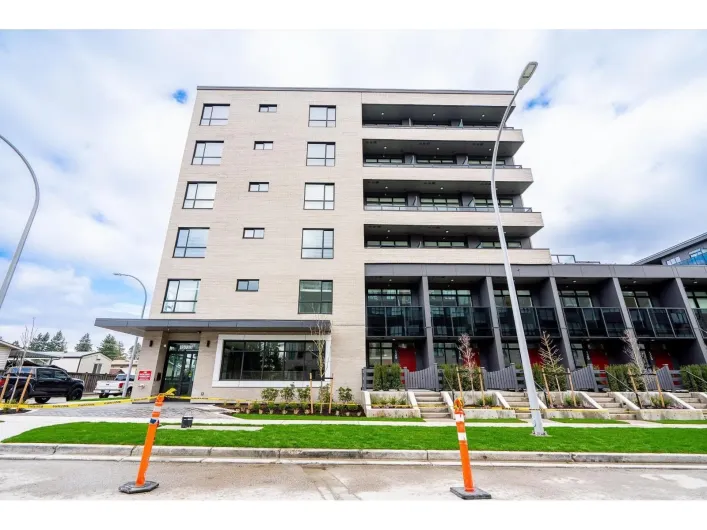 225 15733 85 AVENUE, Surrey