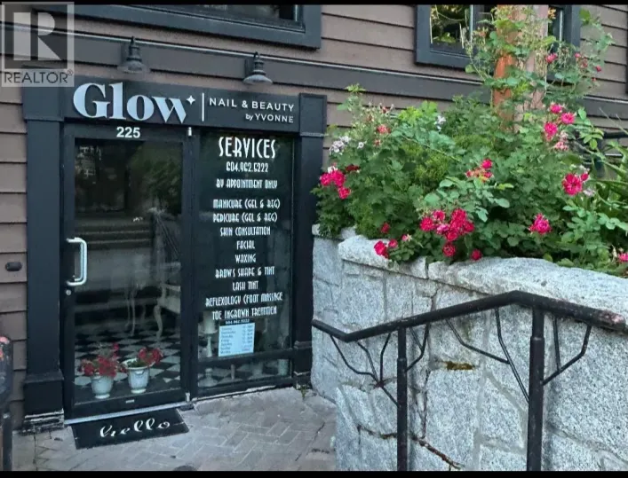 225 2063 LAKE PLACID ROAD, Whistler