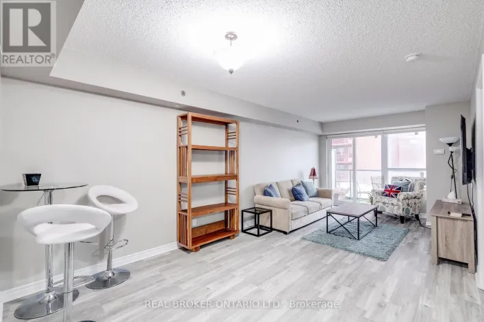 225 - 35 SARANAC BOULEVARD, Toronto