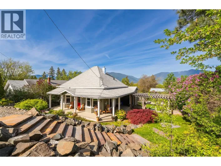 225 8th Avenue S, Creston