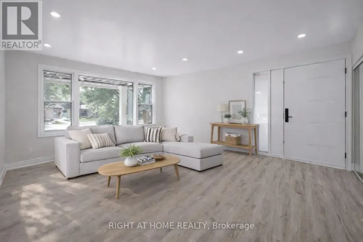 225 ESSEX AVENUE, Richmond Hill