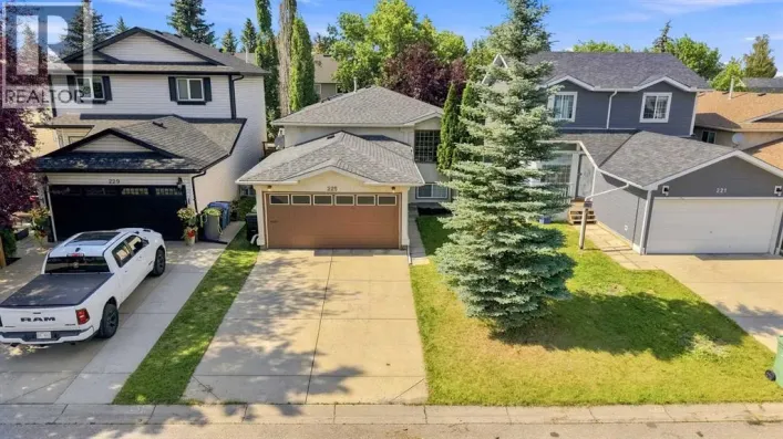 225 Harvest Glen Place NE, Calgary