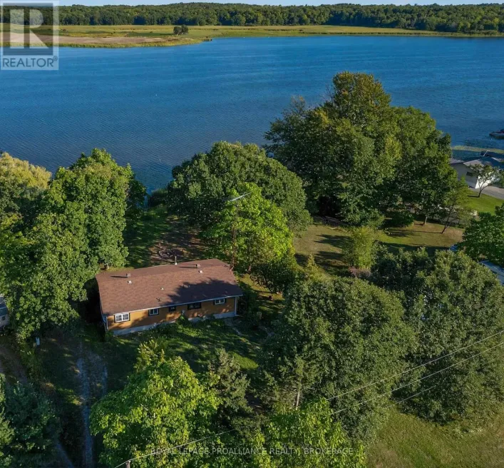 225 JOHNSON BAY LANE, Frontenac Islands