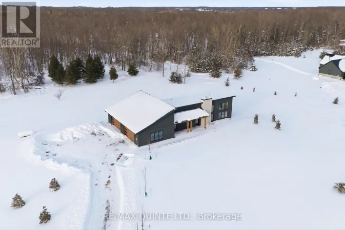 225 MITCHELLS CROSSROAD, Prince Edward County