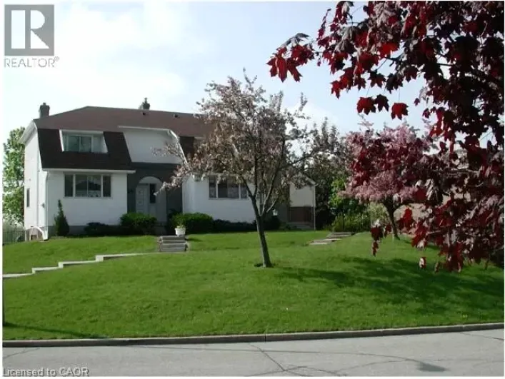 225 SHAKESPEARE Drive Unit# 9, Waterloo