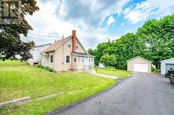 225 WELLINGTON STREET, Bonnechere Valley