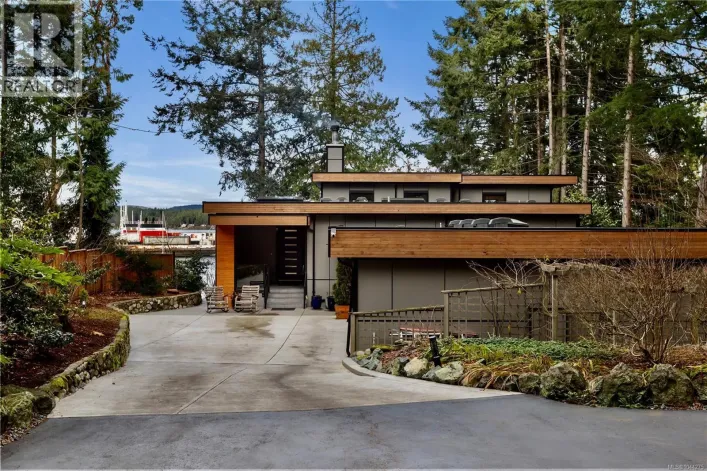2250 Dolphin Rd, North Saanich