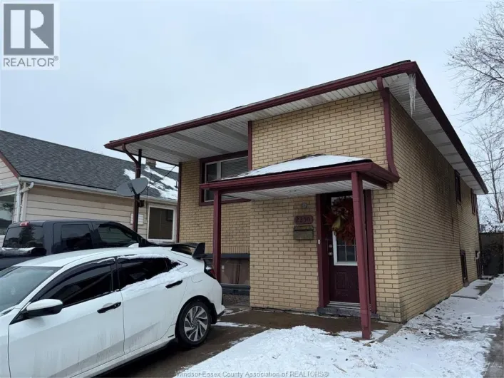 2250 HOWARD, Windsor