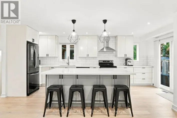 2250 MUNN'S AVENUE, Oakville
